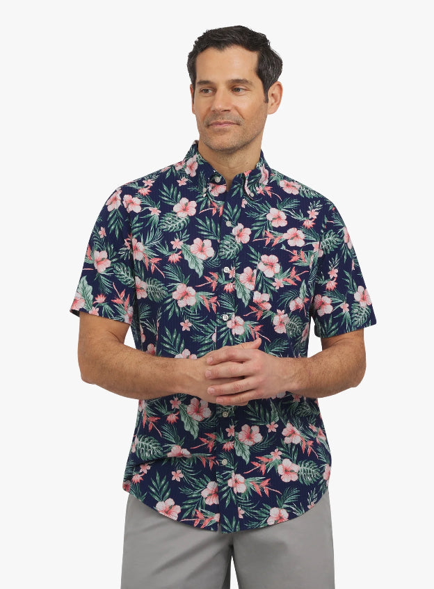 Chaps Men's Short Sleeve Seersucker Woven Shirt.