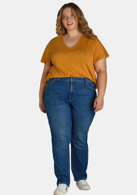 Terra & Sky Women's Plus Size Core Straight Leg Jeans.