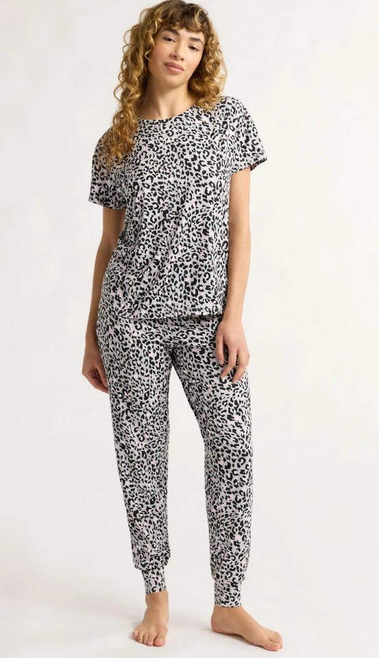 Joyspun Women's and Women’s Plus Sleep Tee and Joggers Pajama Set, 2-Piece.